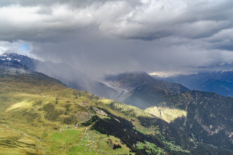 Uitzicht op de Aletschgletsjer in Zwitserland van Martijn Joosse