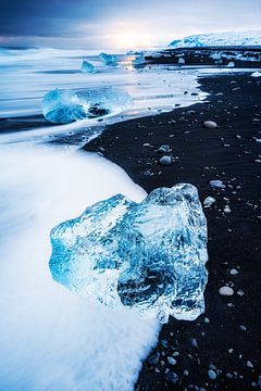 Diamond Beach IJsland van Antoine van de Laar