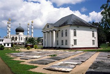 Moschee und Synagoge Paramaribo von Richard Wareham