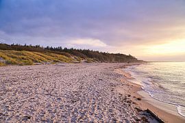 Zonsondergang op het strand van Zingst, romantisch van Martin Köbsch