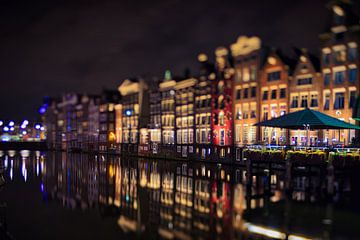 Amsterdam in de nacht van Hans van Oort