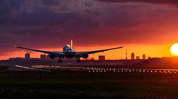 Landende Emirates Skycargo Boeing 777-F1H.