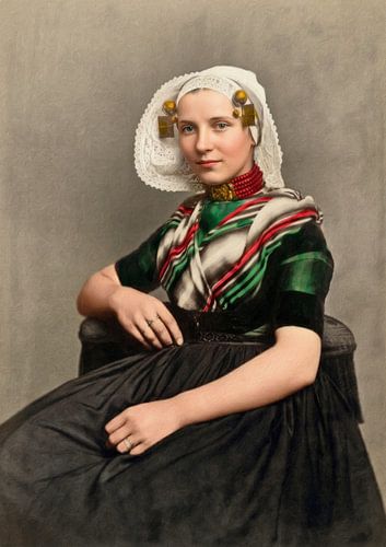 Femme en costume traditionnel de Goes