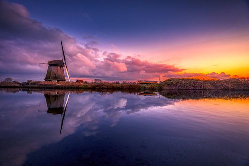 Wolkenreflectie in Alkmaar van peterheinspictures