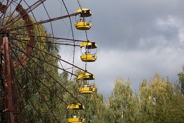 Pripyat ferris wheel by Tim Vlielander