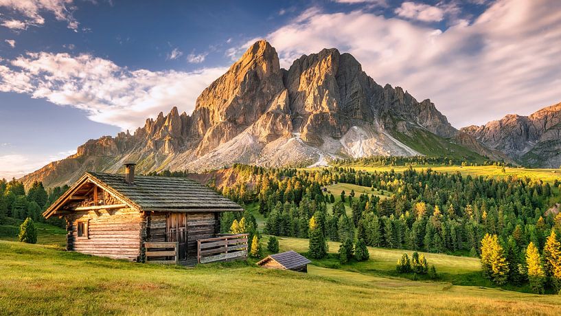Almhütte auf einer Alm in den Alpen / Dolomiten in Italien von Voss Fine Art Fotografie