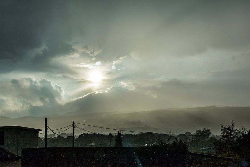 Vulkaan Etna tijdens Regenbui van Wesley Flaman