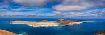 Panorama vom Mirador de Nahum zur Insel La Graciosa bei Lanzarote