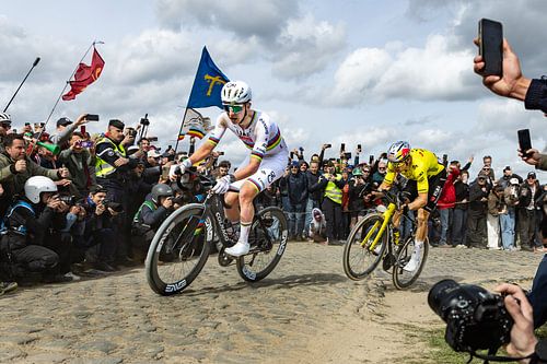 Tadej Pogacar et Wout van Aert sur Leon van Bon