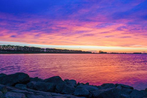 Zonsondergang aan het water