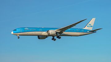 Atterrissage du Boeing 787-10 Dreamliner de KLM.