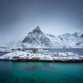 Sakrisøy, une ville haute en couleurs sur Ramon Oost