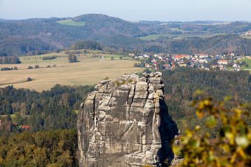 Who can find the 4 climbers on the Falkenstein (Saxon Switzerland / Elbe Sandstone Mountains) ? by t.ART
