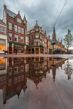 Leiden - Een regenachtige dag op de breestraat (0145) van Reezyard