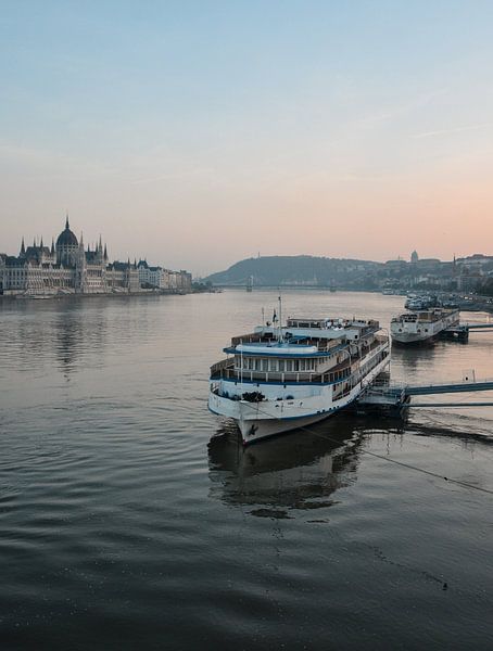 Budapest by Hello Pompoyo