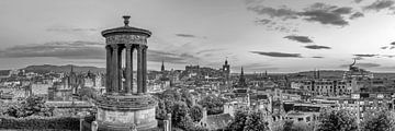 Charming evening atmosphere in Edinburgh - Monochrome by Melanie Viola