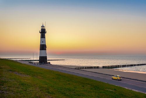 Vuurtoren in de avond