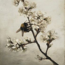 Bummel auf einer Blüte in sanftem Malstil von But First Framing