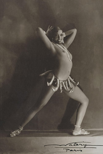 Kultiges Vintage-Foto von Joséphine Baker in ihrem legendären Bananenrock