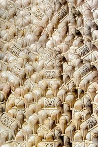 Islamisches Relief in Medersa