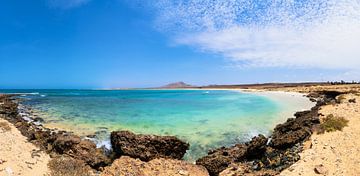 Panoramisch uitzicht op het strand van Ervatao van Raphotography