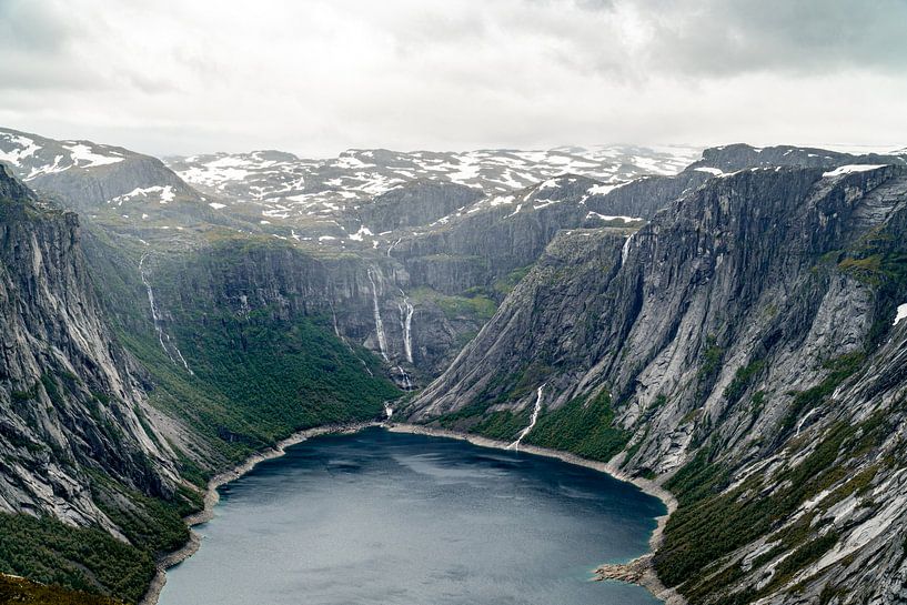 The Ringed Valley by Axel Weidner