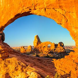 North Window bei Sonnenaufgang, Arches Nationalpark, Utah, USA von Markus Lange