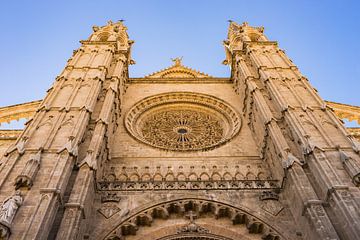 Vue détaillée de la cathédrale La Seu à Palma de Majorque, Espagne sur Alex Winter