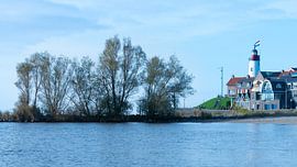 Urk lighthouse from the beach