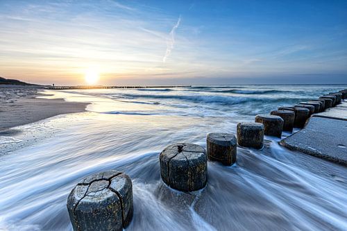 Strand van Ahrenshoop bij zonsondergang
