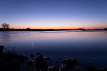 Sonnenuntergang am Rhein von Tom Vogels