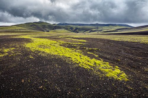 Paysage avec champ de lave à l'intérieur de l'Islande sur Chris Stenger