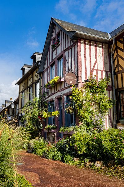 Village normand Le Bec-Hellouin, France (2) par Adelheid Smitt