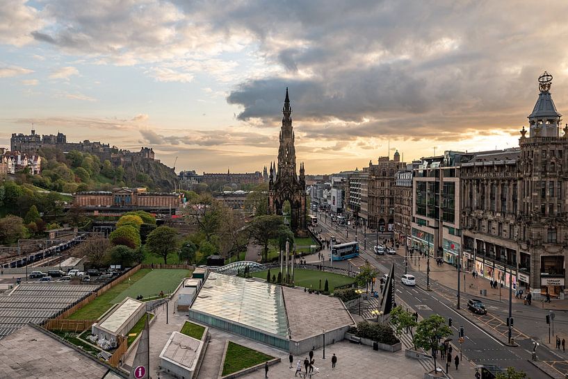 Edinburgh by Hello Pompoyo