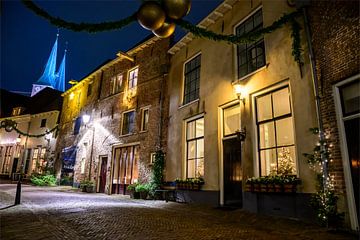 Deventer winteravond straatbeeld met kerstversiering