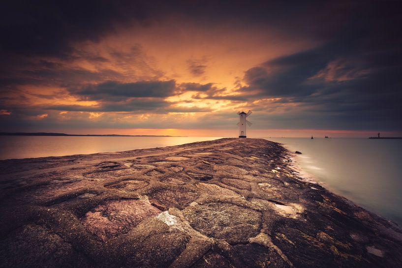 Leuchtturm in der Ferne von Skyze Photography by André Stein