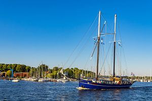 Segelschiff auf der Warnow während der Hanse Sail in Rostock