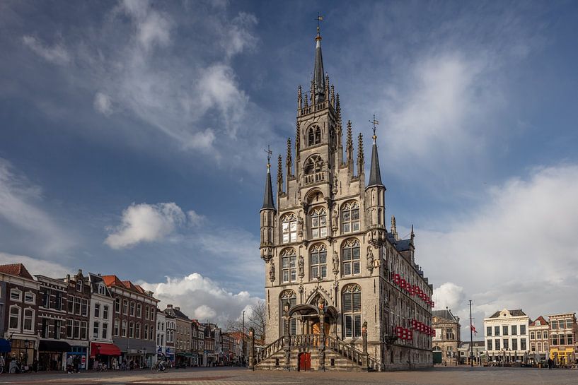 Ancien hôtel de ville dans le centre de Gouda, Pays-Bas par Joost Adriaanse