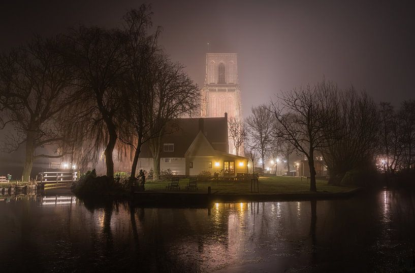 Der Ransdorper Turm am Abend im Nebel von Jeroen de Jongh