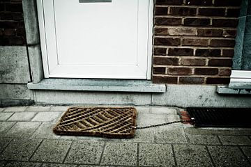 Aan de ketting by Claudia Bella