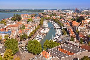 Uitzicht op de oude haven van Dordrecht van Rob Kints