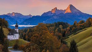 Herbst und Sonnenaufgang bei der Wallfahrtskirche Maria Gern
