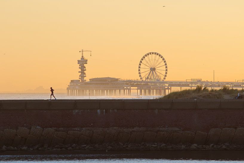 Le quai de Scheveningen à l'heure d'or..... par Micky Bish