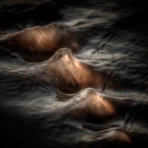 Glowing waves van Ruud Peters