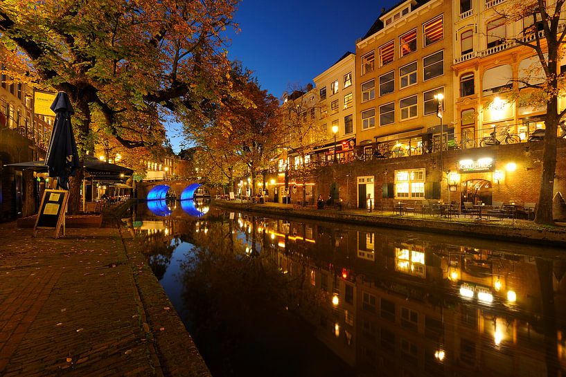 Oudegracht in Utrecht zwischen Bezembrug und Bakkerbrug von Donker Utrecht