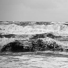 Rough waves beneath a grey sky (Texel) by Jose Lok