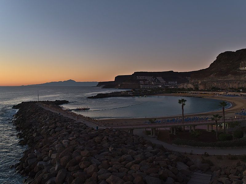 Playa de Amadores, Gran Canaria by Timon Schneider