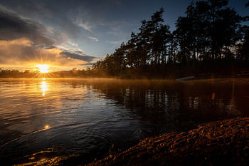 Silence norvégien - Coucher de soleil au bord du lac 001