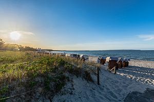 Sonnenuntergang, Strandkörbe am Strand in Binz
