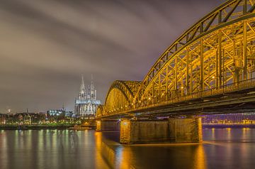 Köln - Dom und Hohenzollernbrücke van Tux Photography